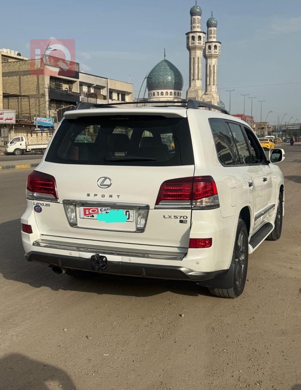 لكزس LX